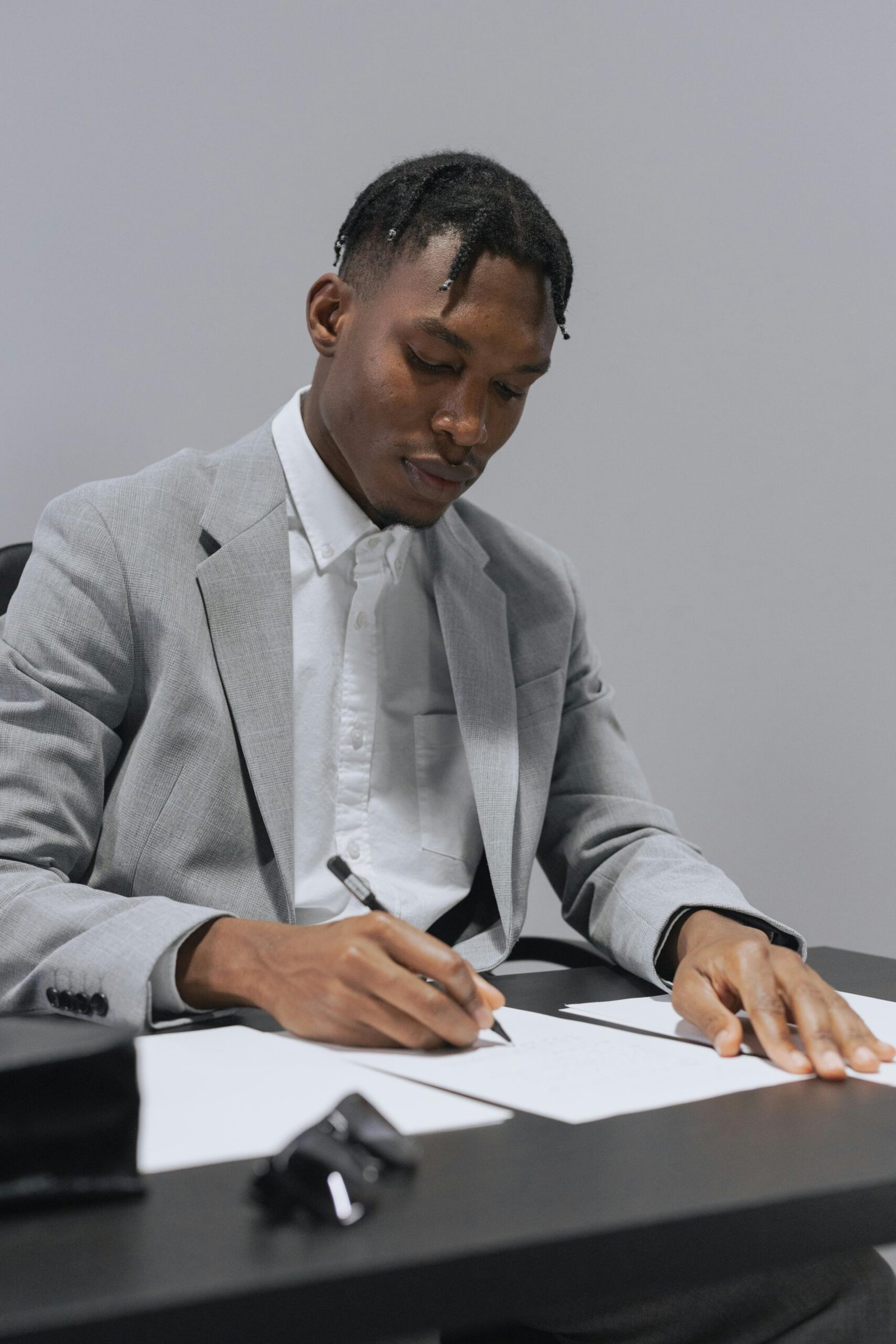 Company Registration 1 pexels-cottonbro-9077341